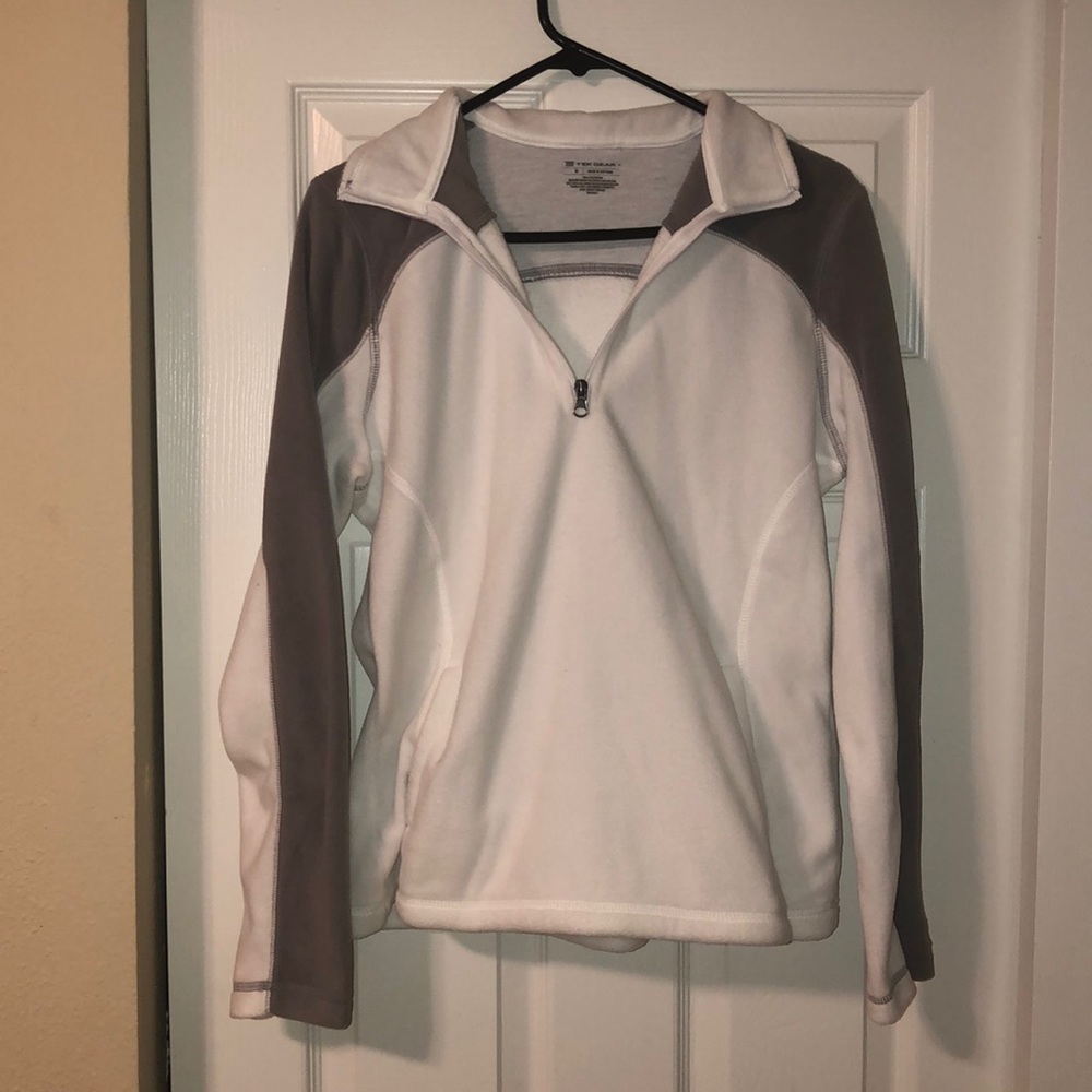 Cozy pullover! Perfect condition.